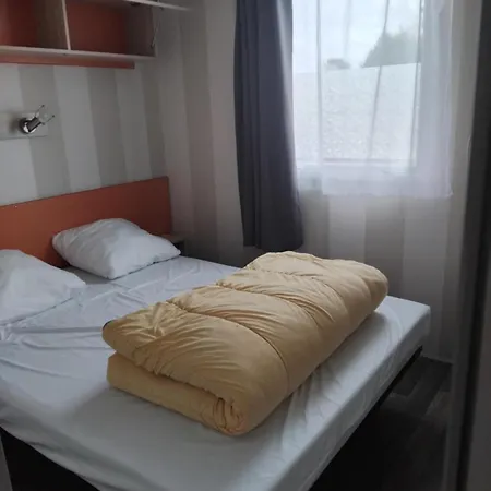 Escapade Aux Peupliers Κάμπινγκ